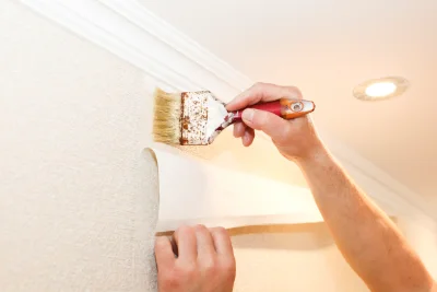 Pose de papier peint à Céron — revêtements muraux et toiles de verre